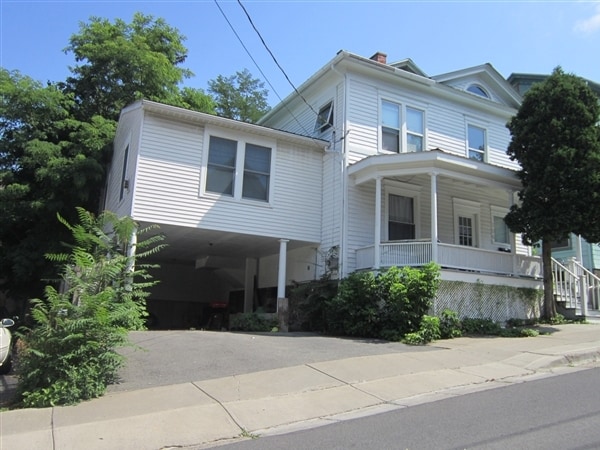 Building Photo - 106 Catherine Street