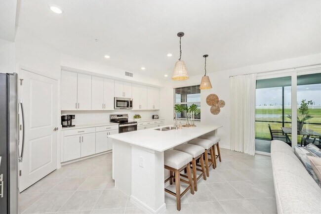 Foto del edificio - 12620 Radiance Ct