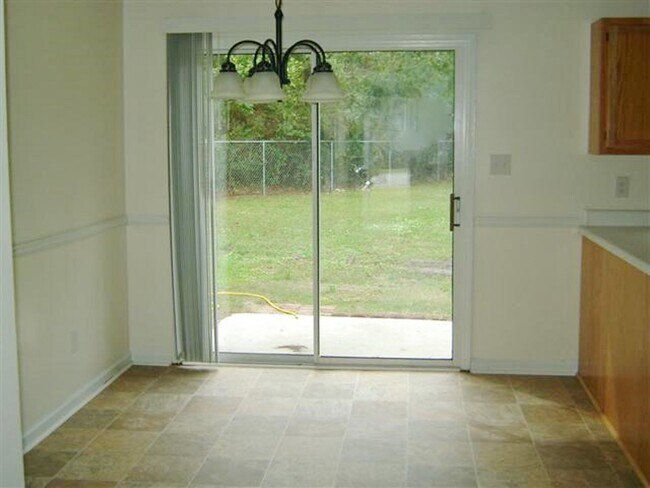 Foto del edificio - 501 Greenleaf Ct
