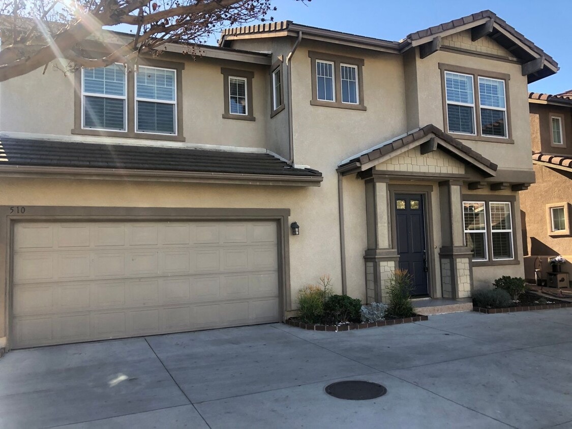 Stunning 3-Bed Townhome in Arbors at Avalon, Carson! 90745! *$500.00 Off First Month's Rent Move ... - Stunning 3-Bed Townhome in Arbors at Avalon, Carson! 90745!