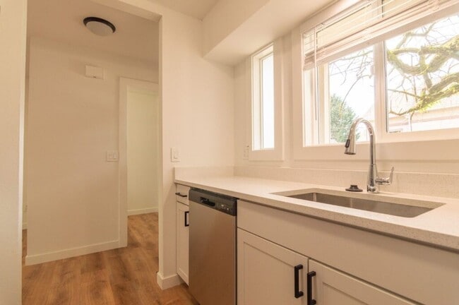 Building Photo - 506-510-510 SE 46th Ave