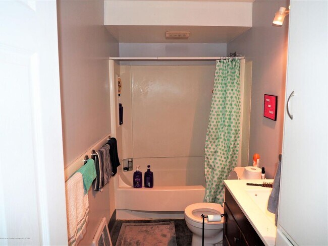 Main Bath - 574 Stoddard Ave