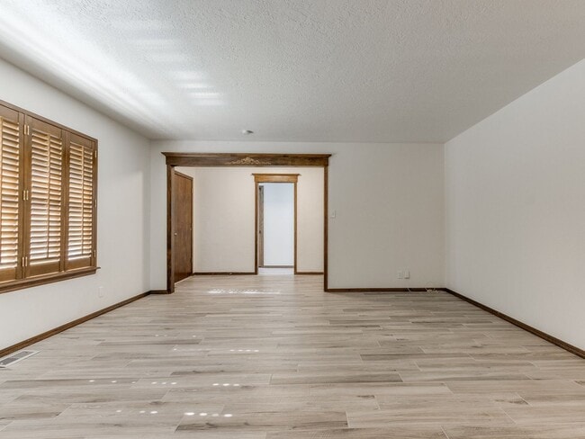 Building Photo - Spacious Updated 3 Bed 2.5 Bath in Norman