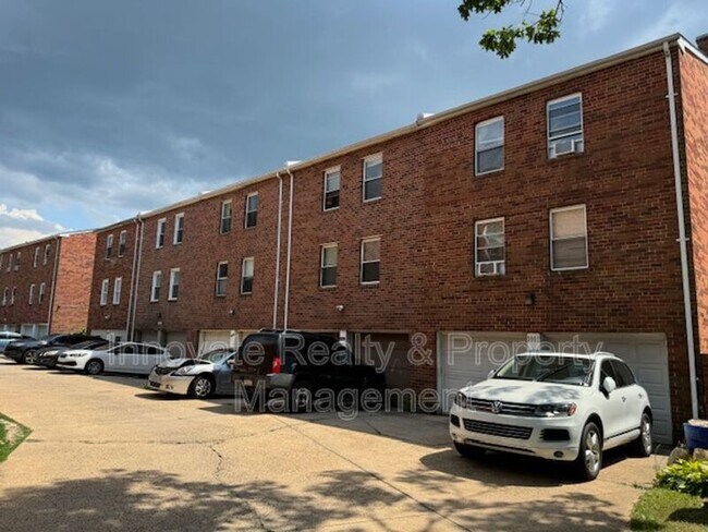 Building Photo - 1003 Red Lion Rd