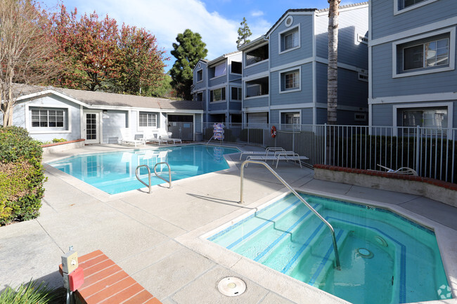 Building Photo - Lakeview Terrace Condominiums