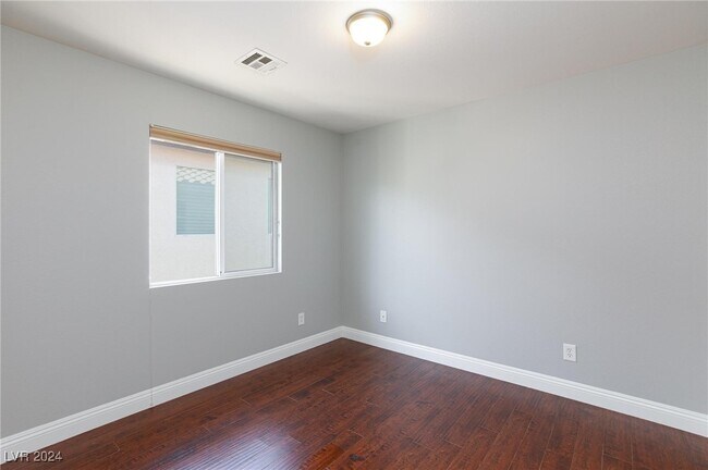 Building Photo - 9556 Knotweed Ave
