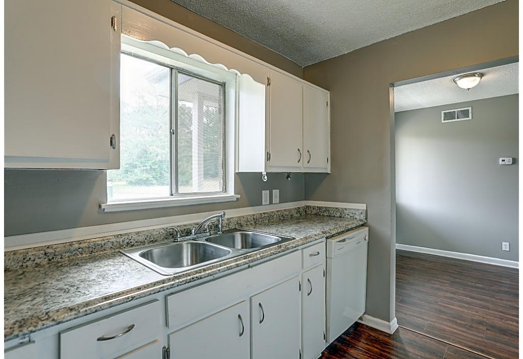 Primary Photo - 501 Laurel DR NW