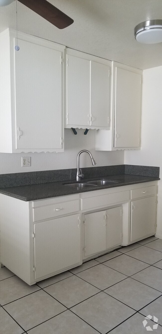 Craftsman Village Historic District Apartments for Rent with Hardwood