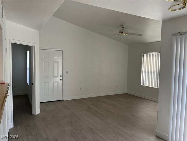 Foto del edificio - 7255 W Sunset Rd