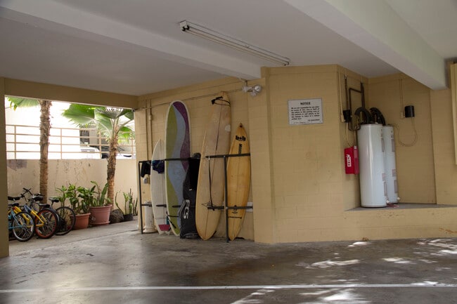 surfboard boards racks - 2214 Aloha Dr