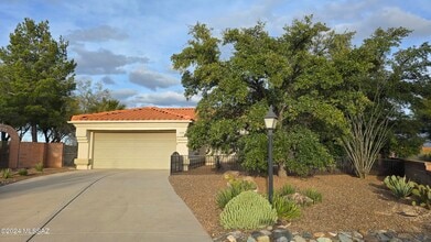 Building Photo - 14770 N Windshade Dr