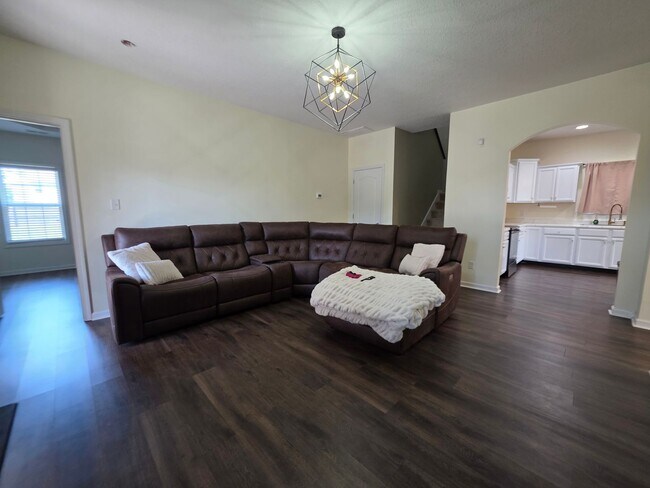 Foto del edificio - 702 Appling Ct
