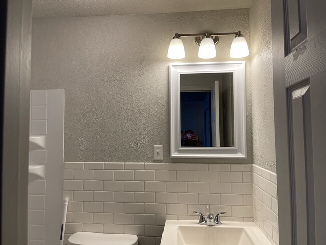 Building Photo - 726 W Idaho Street #5