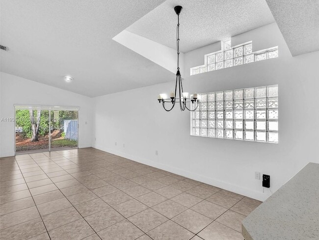 Foto del edificio - 4147 Sapphire Terrace