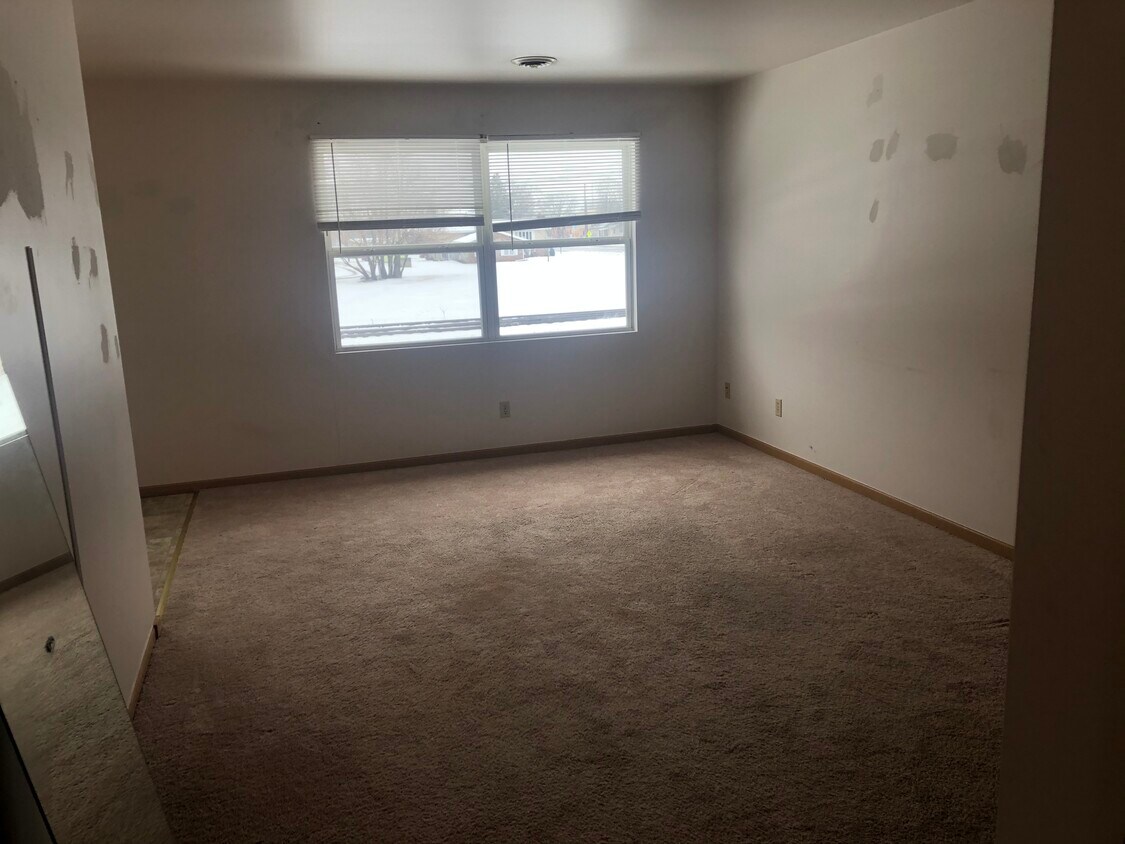 Primary Photo - 118 E Fremont St