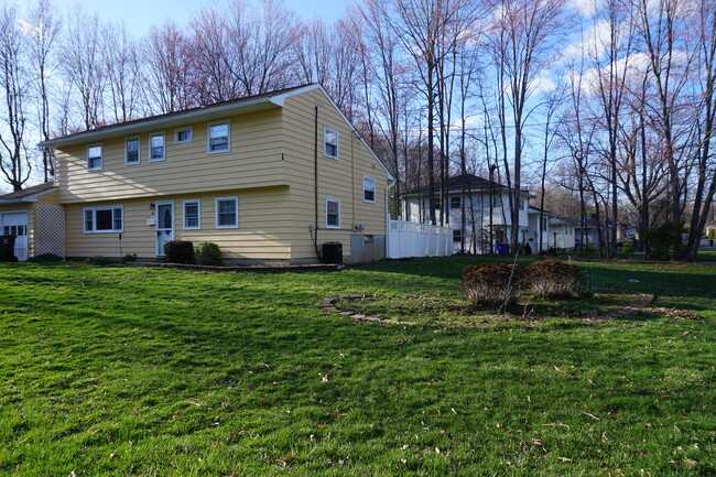 Building Photo - 54 Northbrook Dr