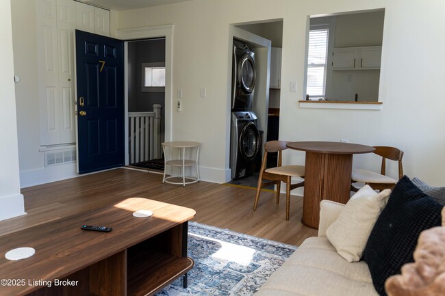 Building Photo - 1135 S 1st St