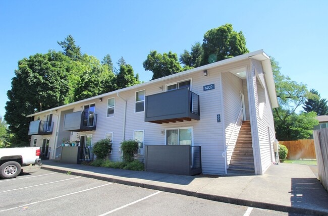 Building Photo - 1432-1422-1428 NE 160th Ave