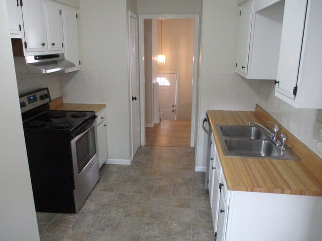 Foto del edificio - 1039 E Huntington Pl