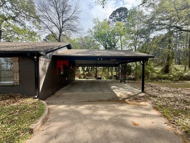 Foto del edificio - Almost Ready! 2 Bedroom 1 Bath ON Lake Palestine!