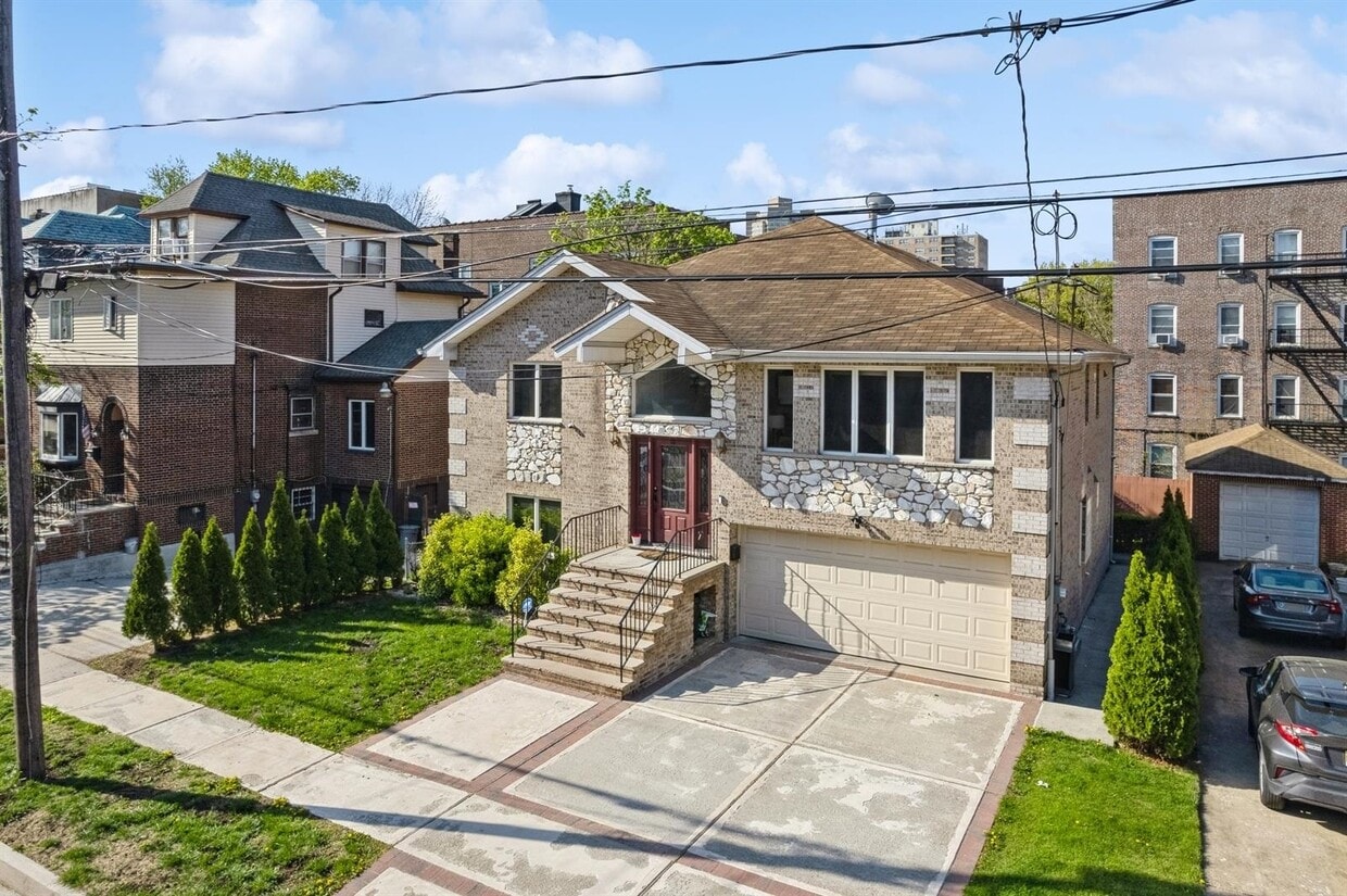 Primary Photo - 13 75th St
