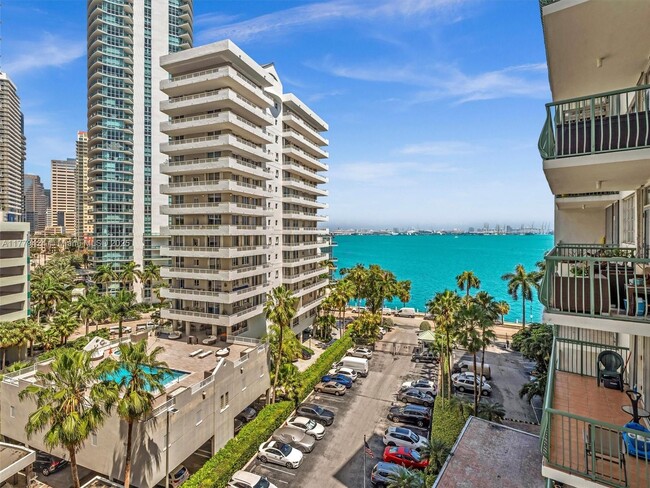 Building Photo - 1408 Brickell Bay Dr