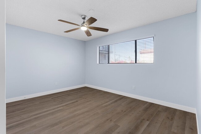 Foto del edificio - 1804 W 78th St