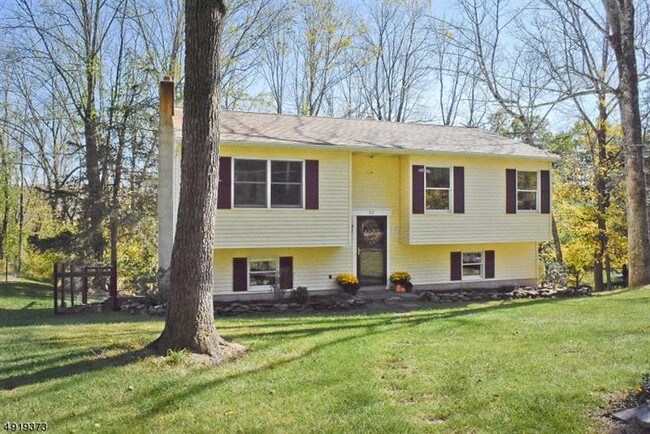 Building Photo - 917 Deer Run Rd