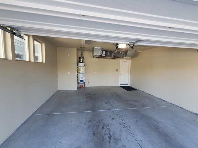 Building Photo - Columbia Point condo for rent
