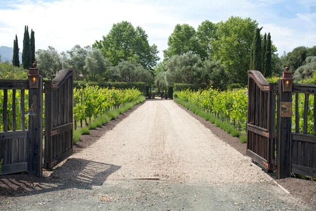 Foto del edificio - 430 Pratt Ave