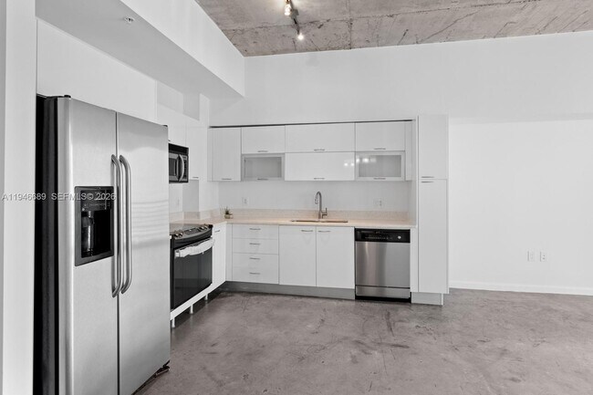 Building Photo - 133 NE 2nd Ave