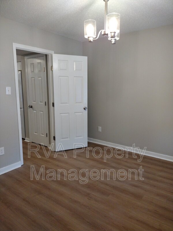 Foto del edificio - 3902 Birdbrook Dr