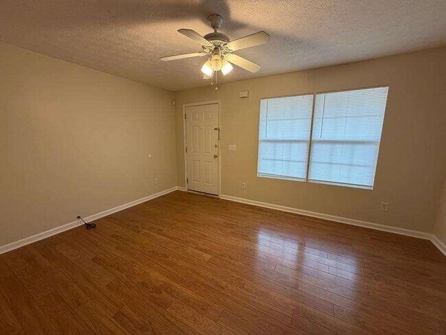 Building Photo - 5196 Tew Ln SW