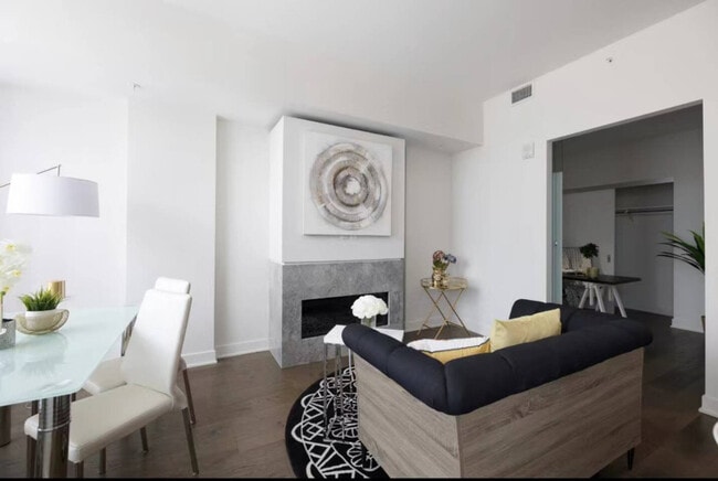 Building Photo - 1188 Rue Saint-Antoine O