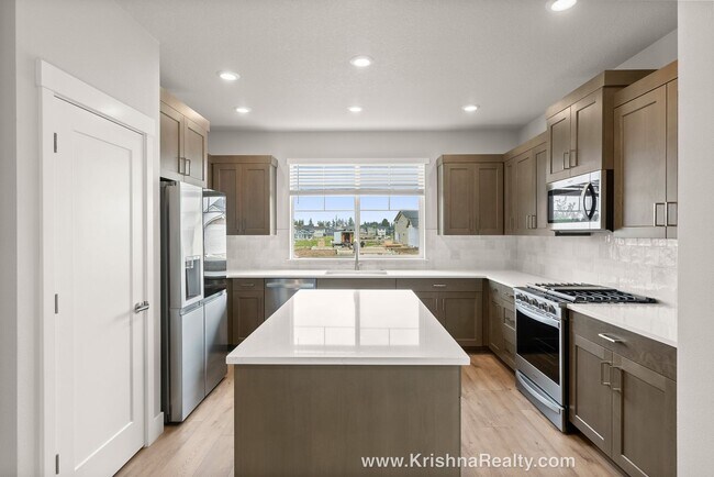 Building Photo - Lovely *New Construction* Single Level 3BD...