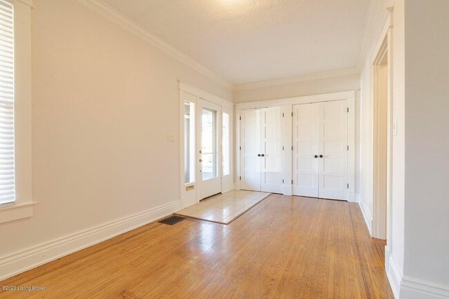 Building Photo - 2112 Maryland Ave