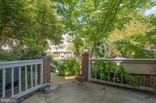 Building Photo - 5705 Chapman Mill Dr