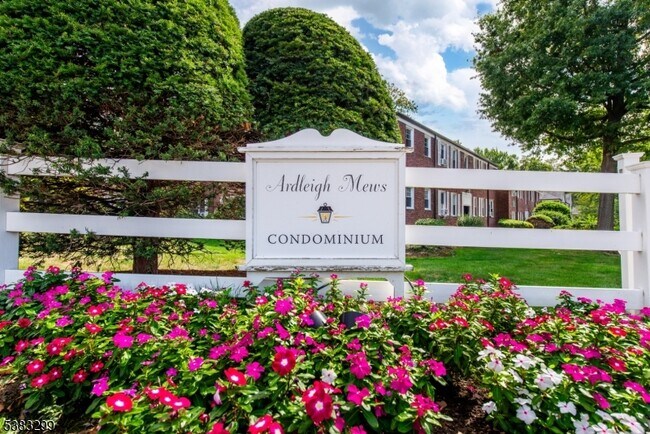Foto del edificio - 349 Bloomfield Ave
