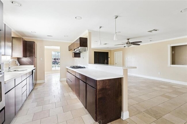 Foto del edificio - 8305 Fairfax Dr