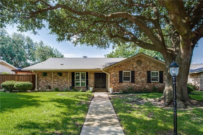 Foto del edificio - 805 Pleasant Valley Ln