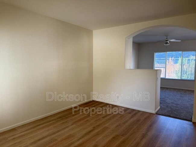 Building Photo - 155 Sagebrook Dr