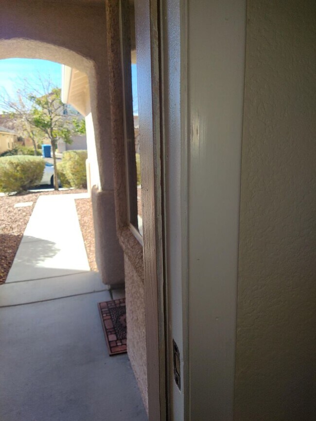 Foto del edificio - A Very nice and Clean Single Story Home in Summerlin