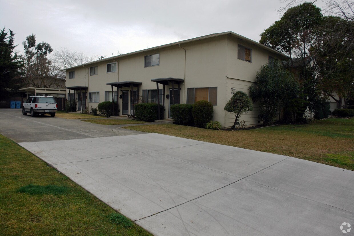 Foto del edificio - 3040-3048 Emerson St