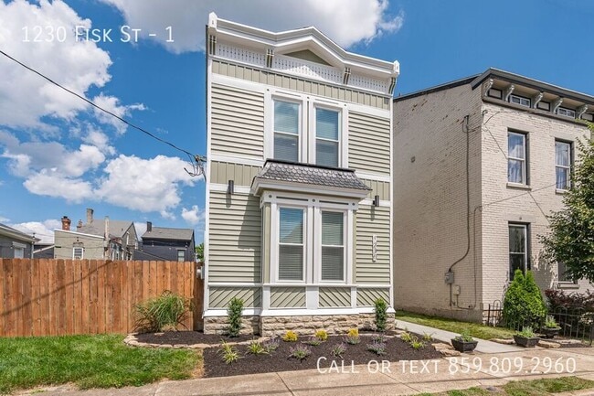 Building Photo - 1230 Fisk St
