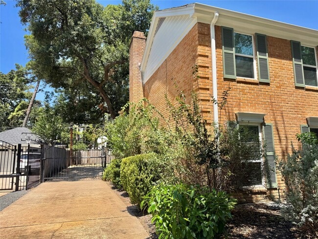 Building Photo - 15126 Turkey Creek Dr