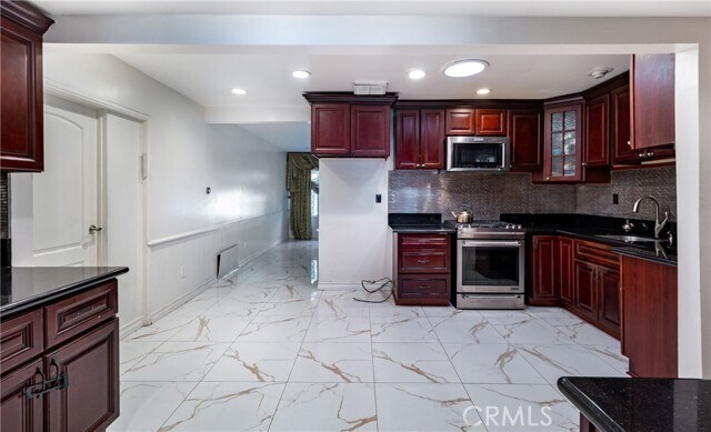 Foto del edificio - 6340 Wilbur Ave