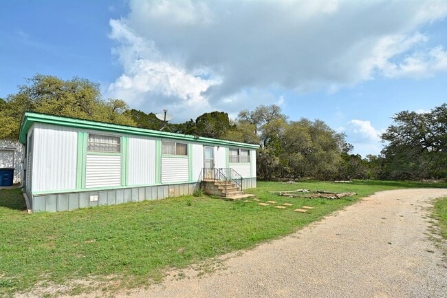 Building Photo - 1165 Lone Oak Rd