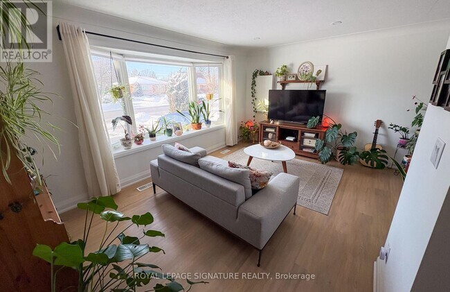 Building Photo - 437 Upper Kenilworth Ave