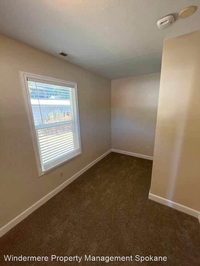 Foto del edificio - 3 br, 1.5 bath House - 2111 W 13th