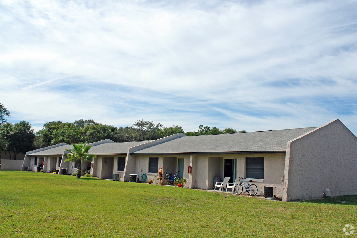 Building Photo - The Dunes Apartments